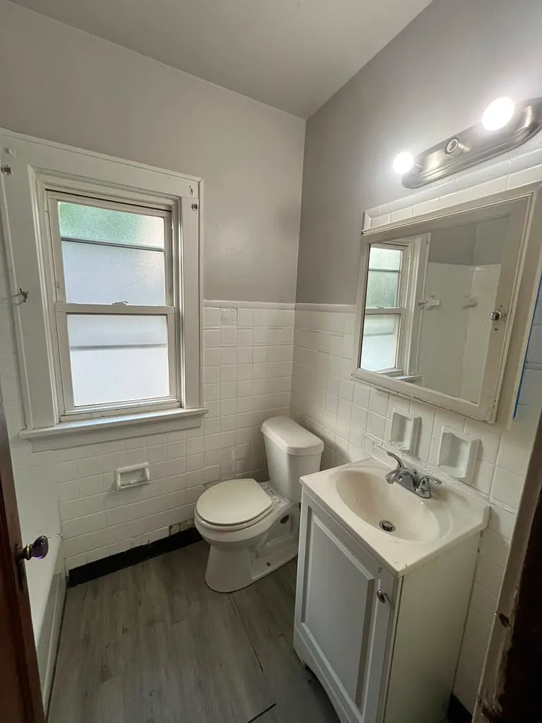 2 bed, $1,100 — Photo 2