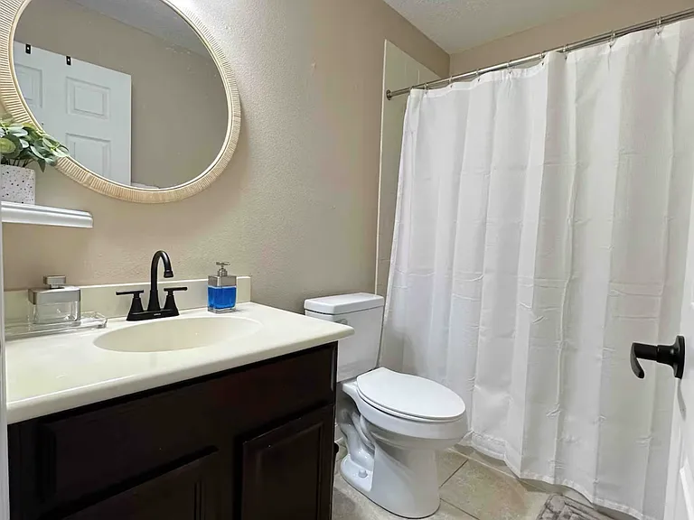811 Assembly Ct — Photo 16