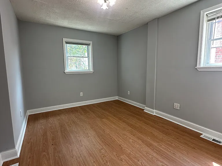 2249 E Cambria St — Photo 19