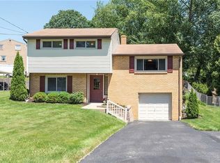 214 Centerdale Rd, Coraopolis, PA 15108