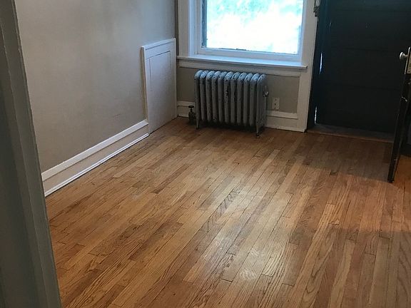 4th image of 5021 N Rockwell St #3