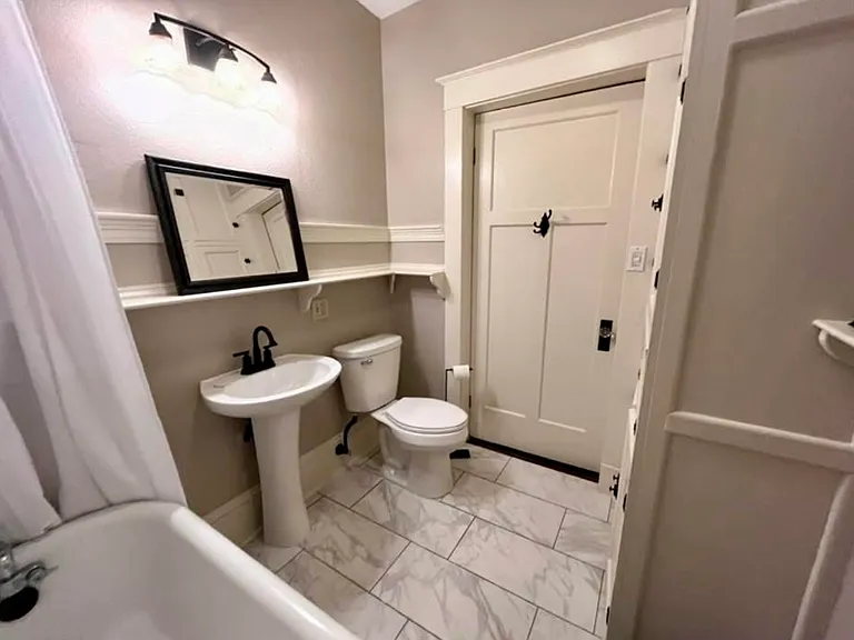210 Jefferson Ave — Photo 18