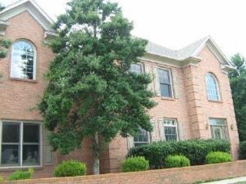 1st image of 839 Ivy Point Ln