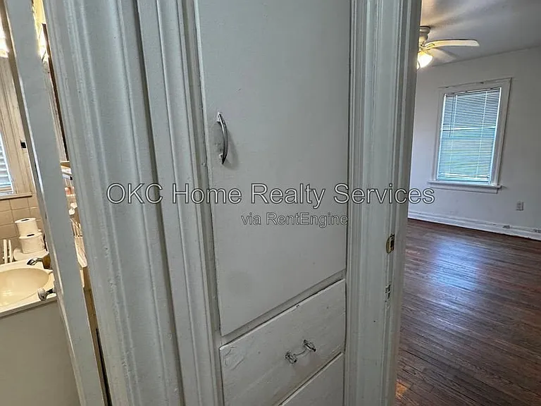 2840 NW 23rd St — Photo 5