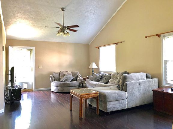 2nd image of 1025 Elizabeth Dr