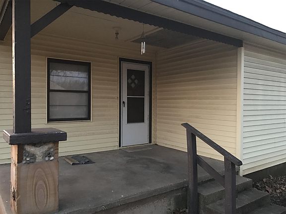 2nd image of 4726 Wisteria Dr