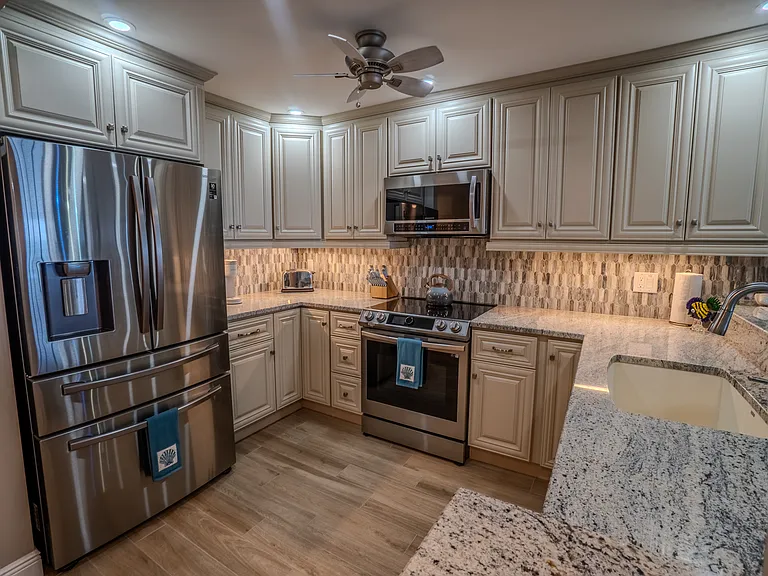 26000 Hickory Blvd #303 — Photo 32