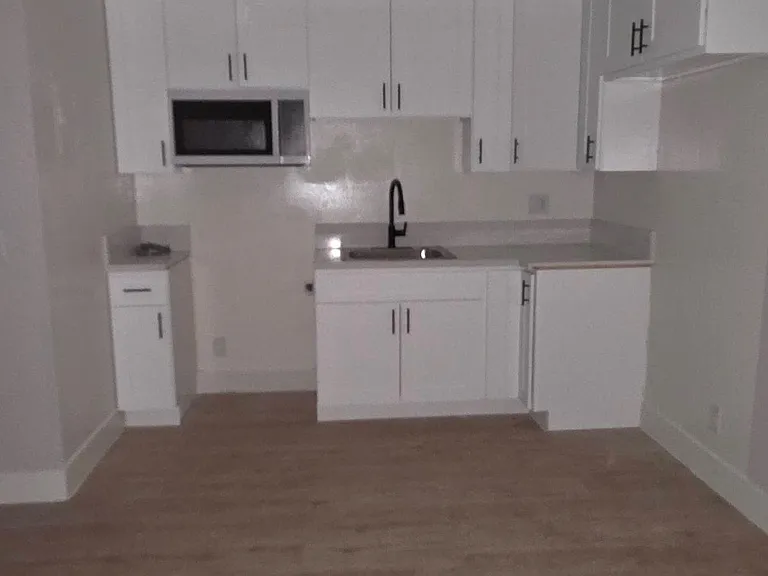 5725 Reseda Blvd — Photo 11