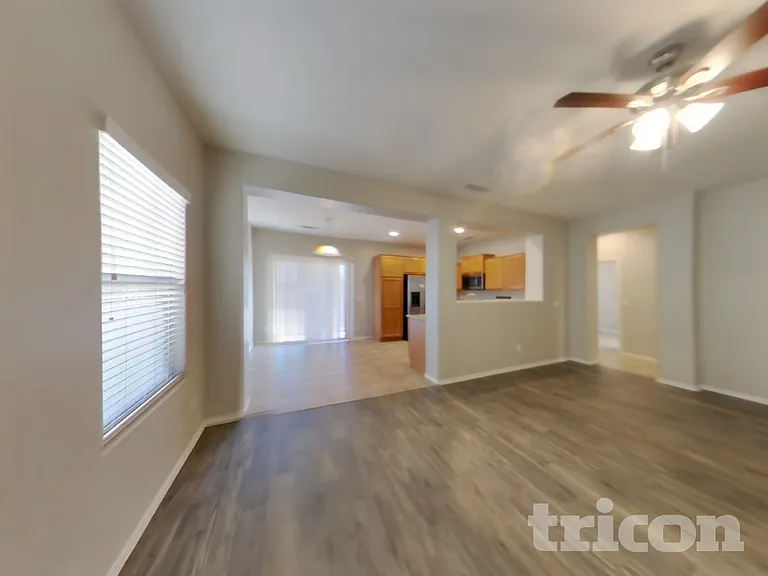 374 E Yellow Wood Ave — Photo 3