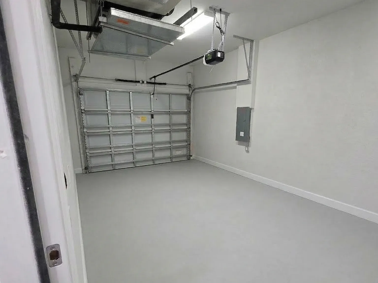 1118 Crocus Street E - 1 — Photo 3