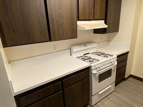 2nd image of 1615 Hotel Cir S
