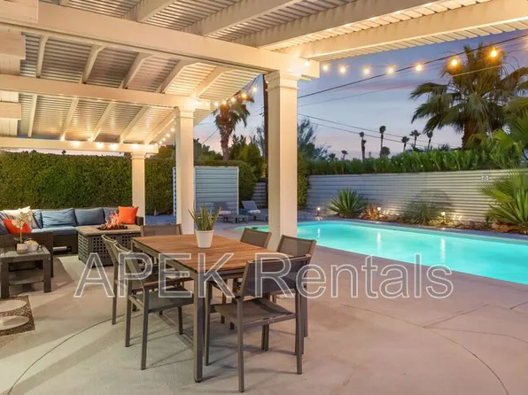 915 E Racquet Club Rd, Palm Springs, CA 92262