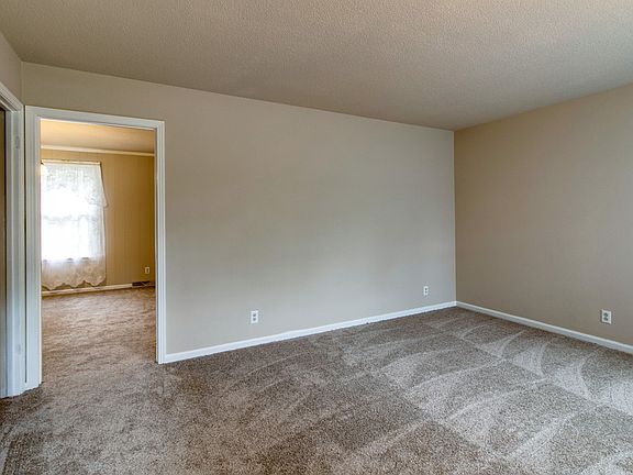 2nd image of 1506 Linden Dr