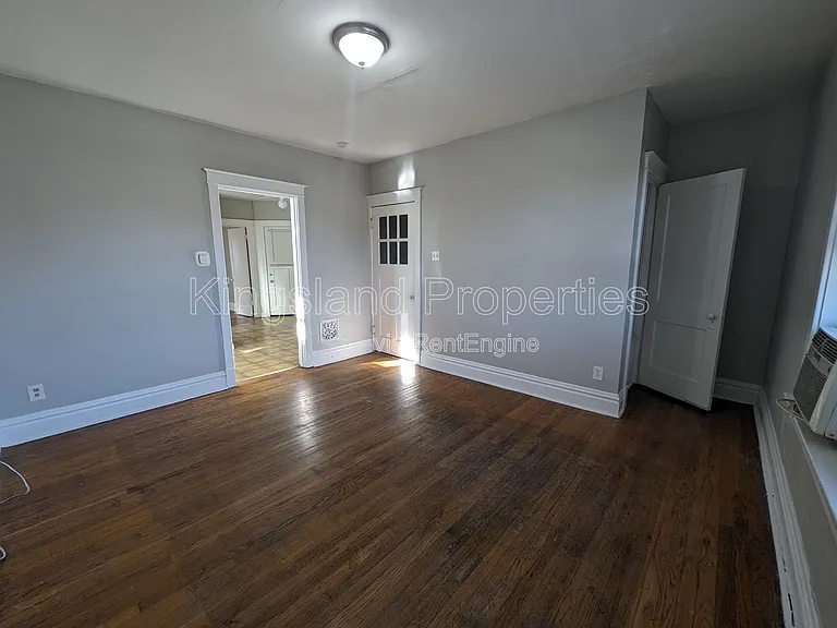 5026 Chippewa St #A — Photo 3