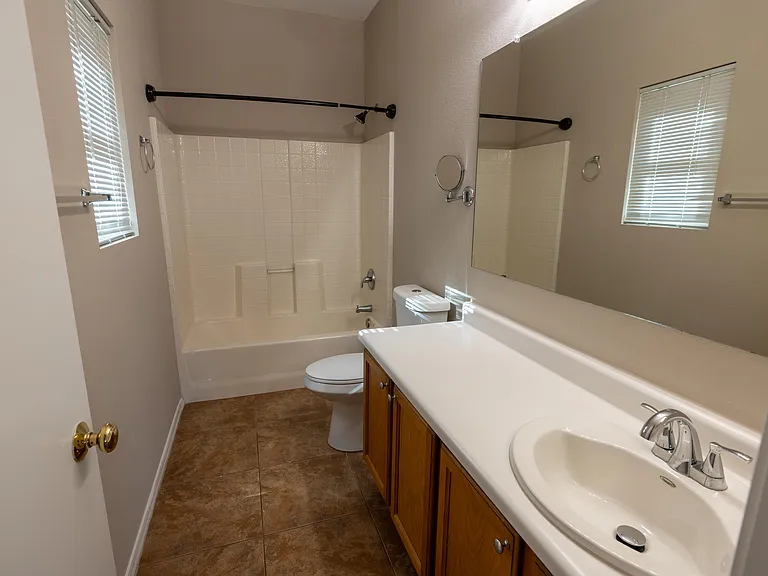 16247 W Monroe St — Photo 12