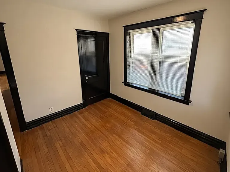 5448 Lisette Ave — Photo 2