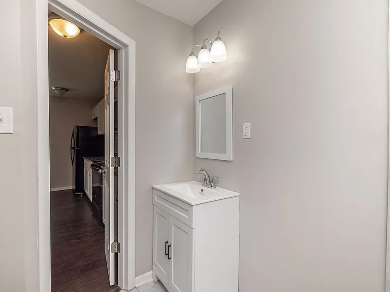 4306 Chamberlayne Ave — Photo 12