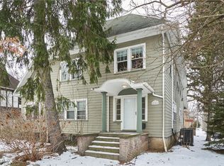 2152 Middlefield Rd, Cleveland Heights, OH 44106
