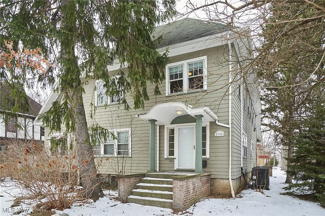 2152 Middlefield Rd photo 1