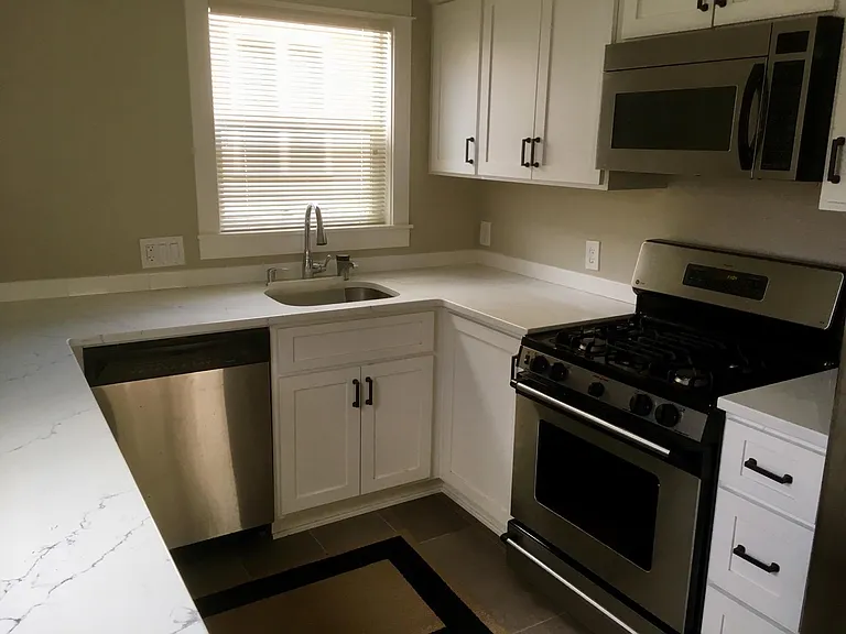 2545 SE Ankeny St — Photo 8