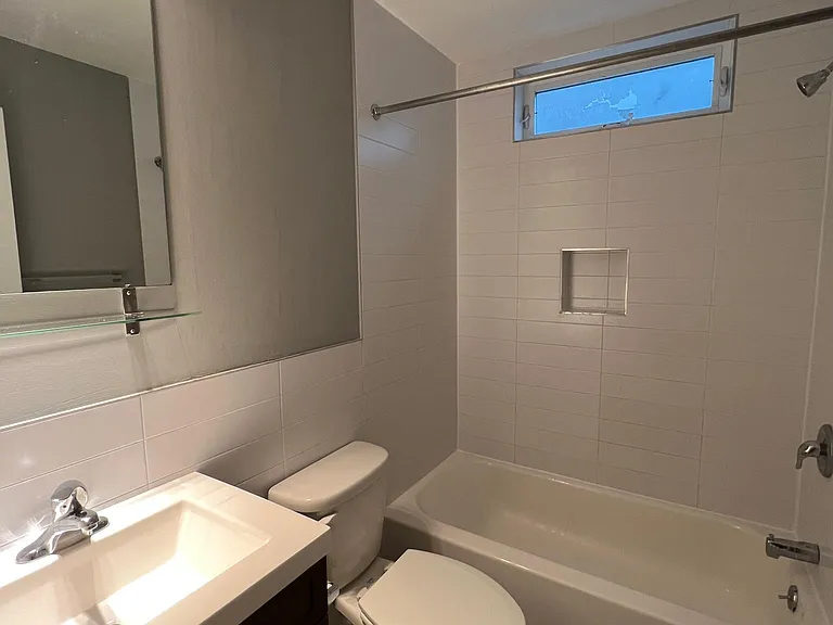 531 N Budd St #DD3 — Photo 9
