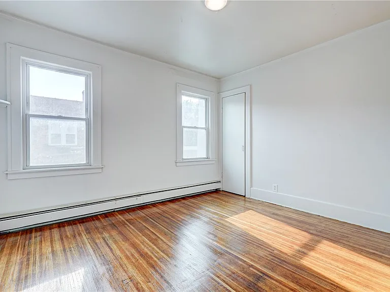 2247 Clifford Ave #UP — Photo 10