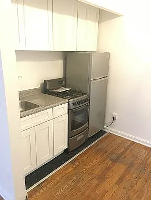 Rented by Eric Goodman Realty Corp | media 8