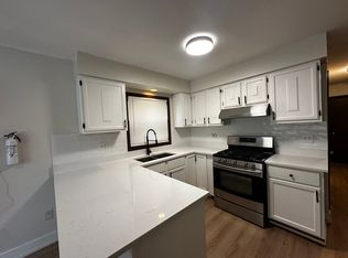 926 W 174th St APT 1, Hazel Crest, IL 60429