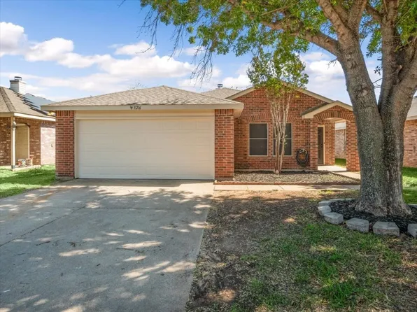 5216 Royal Burgess Dr, Fort Worth, TX 76135