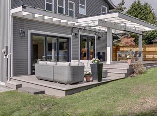 763 Weymouth Dr, North Vancouver, BC V7K 2Z5