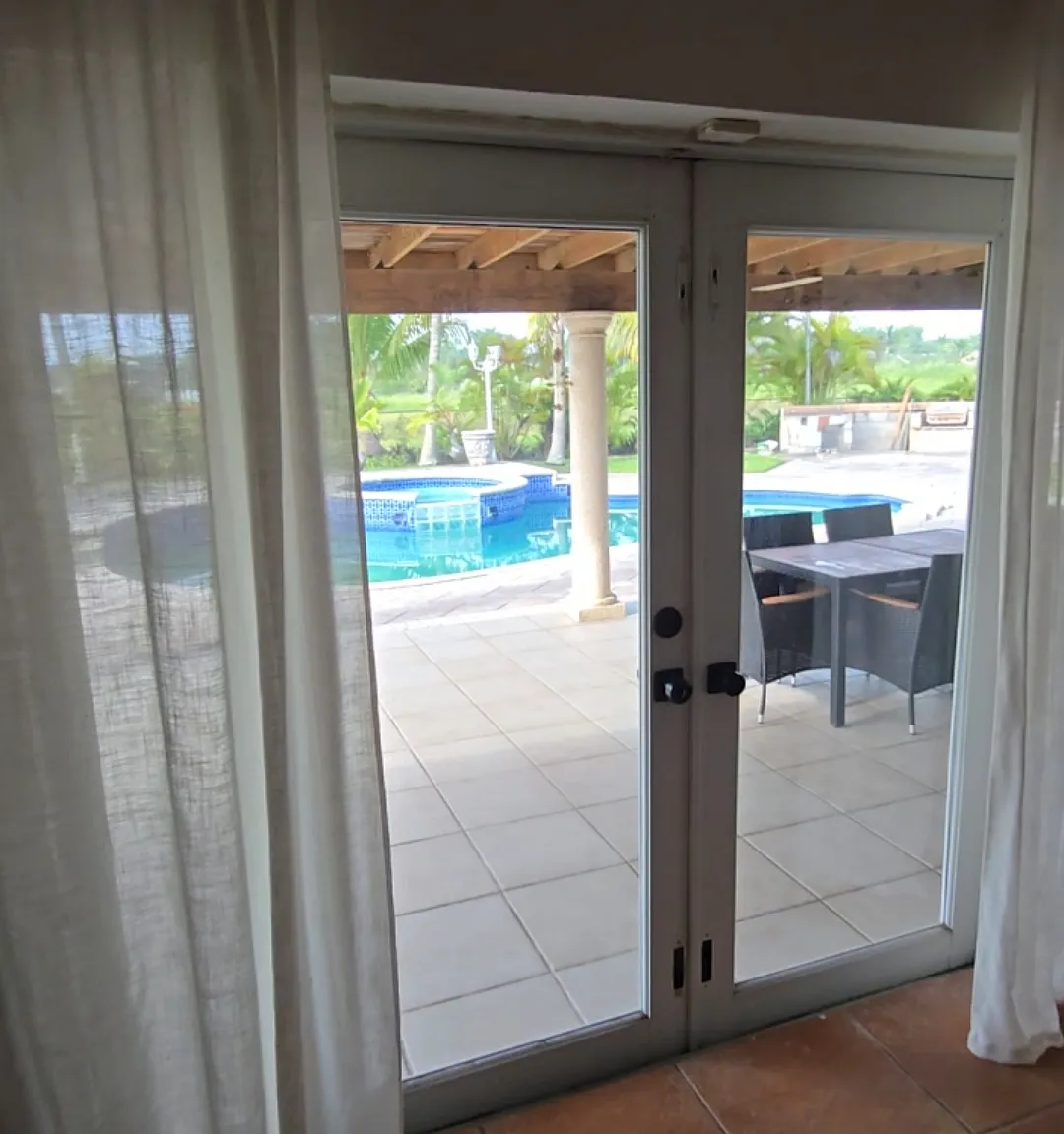 3 bed, 2057 sqft, $5,400 — Photo 3