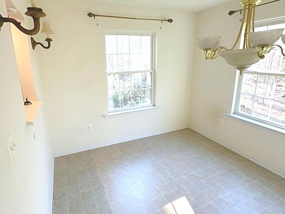 5th image of 4300 Marigold Ln