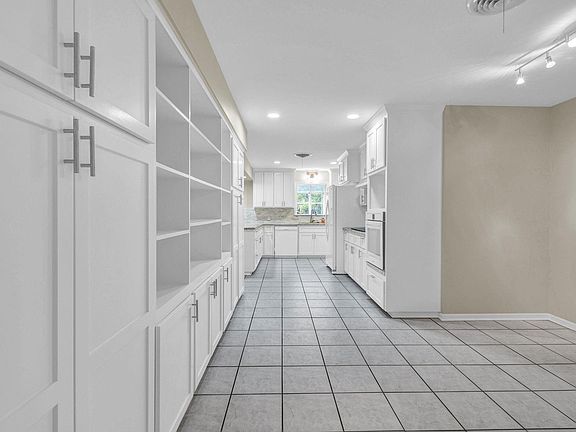 5th image of 238 Forest Dr