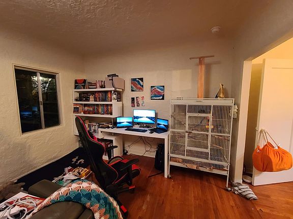 4th image of 26 Roosevelt St
