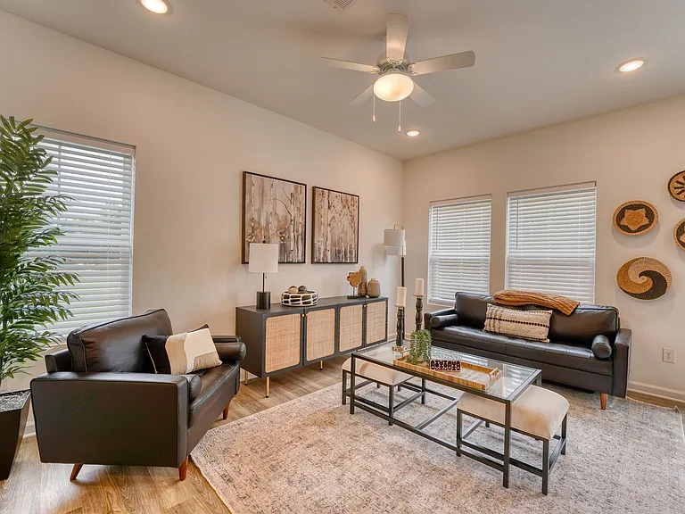 Windward Grove - Townhome Rentals — Photo 10