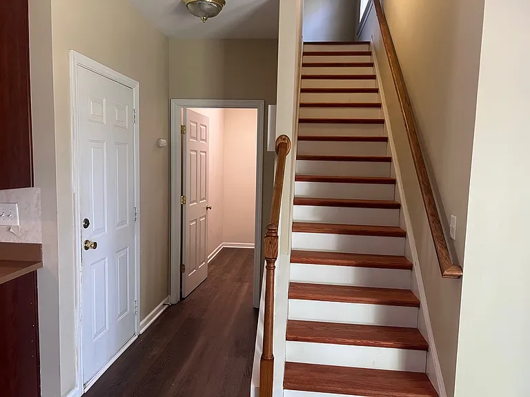 4115 Oakton Ridge Ct — Photo 5