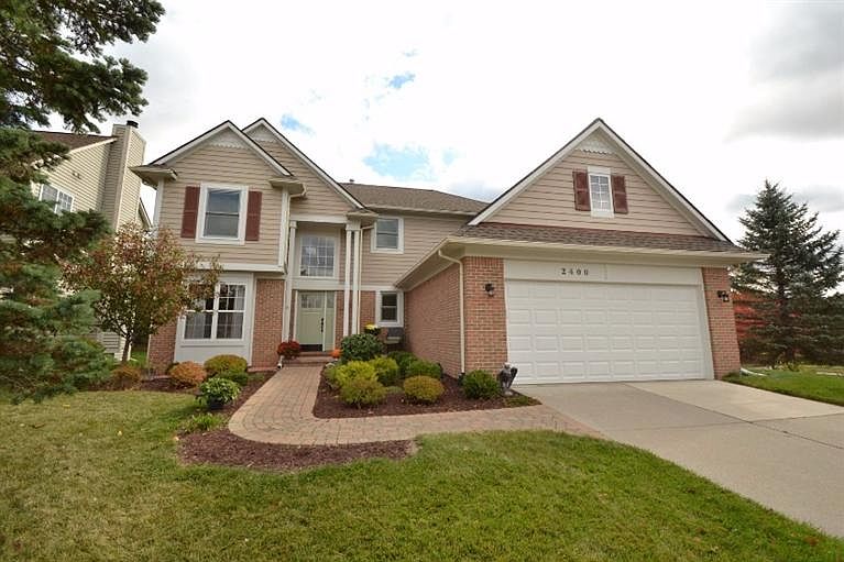 1st image of 2400 Parkside Dr