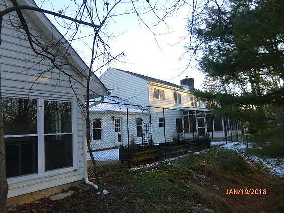 2nd image of 5525 Riverbend Dr