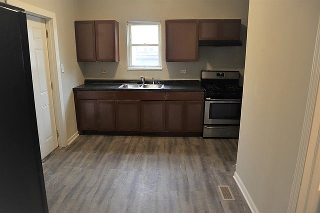2nd image of 7344 S Langley Ave