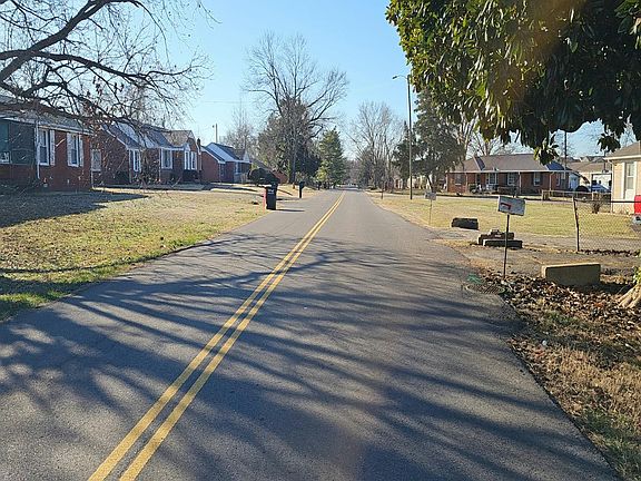 4th image of 3421 Durrett Dr