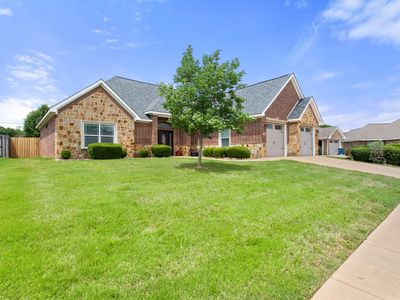 725 White Bear Trl, Lindale, TX, 75771