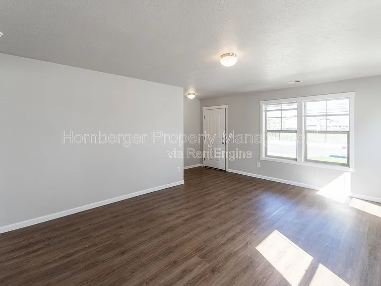 9105 W Red St — Photo 8