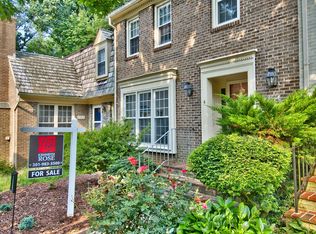 4 Bentridge Ct, Potomac, MD 20854