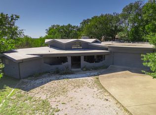 705 NW 10th St, Mineral Wells, TX 76067