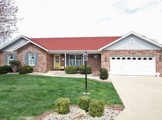 1804 Summerfield Ln, Godfrey, IL 62035