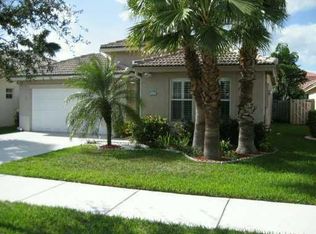 281 W Royal Cove Cir, Davie, FL 33325