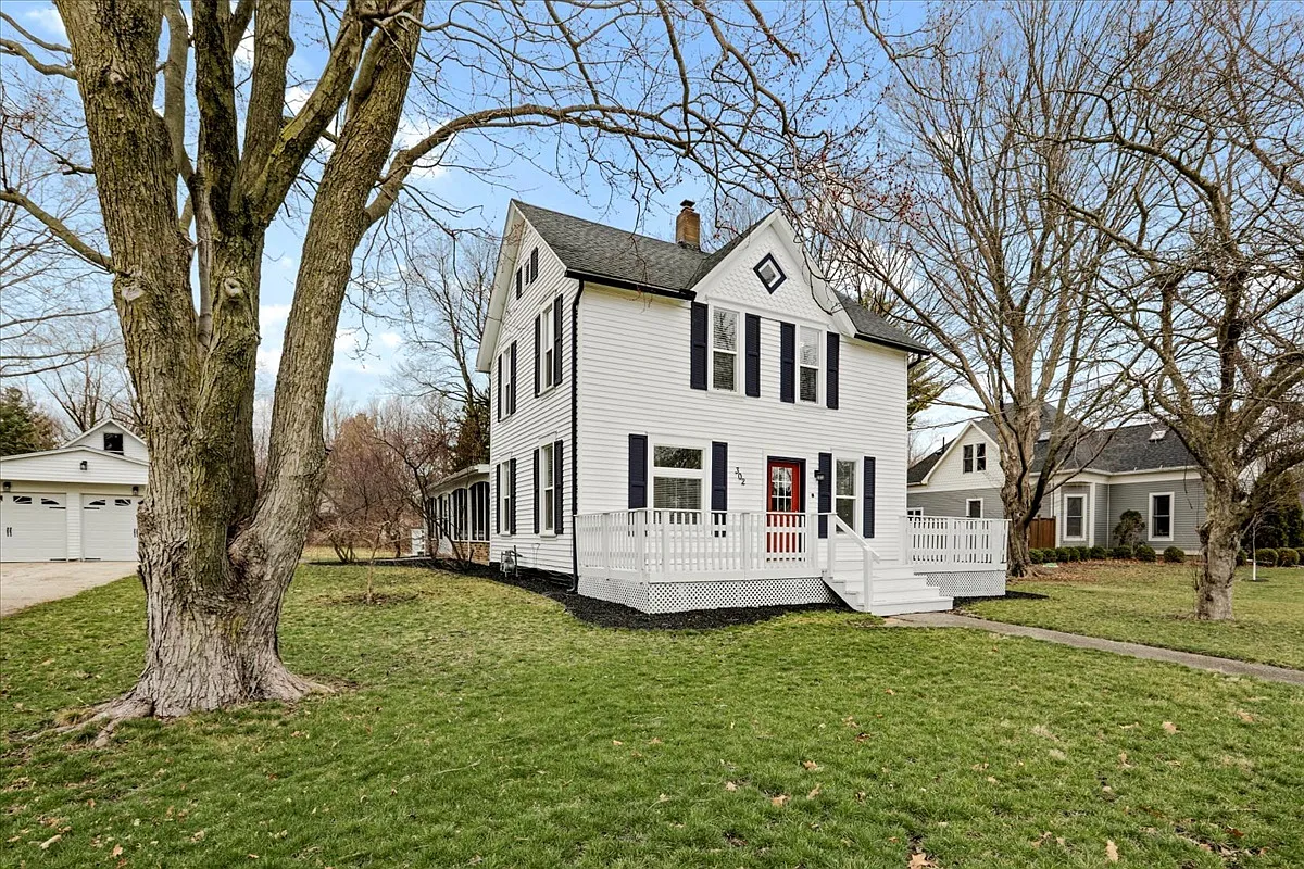 302 W Church St photo 1