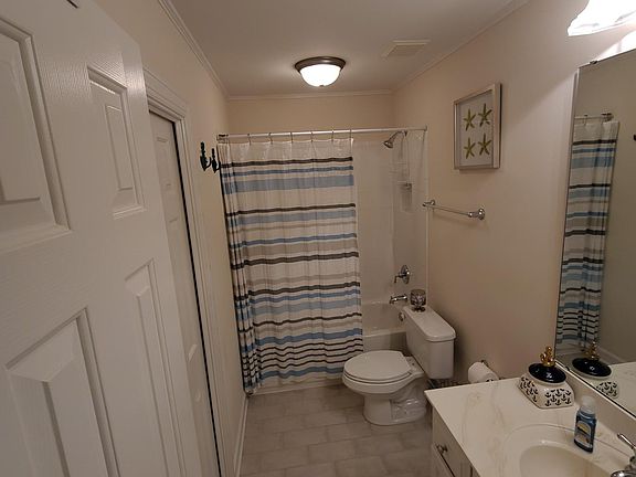 3rd image of 4044 Barton Park Pl