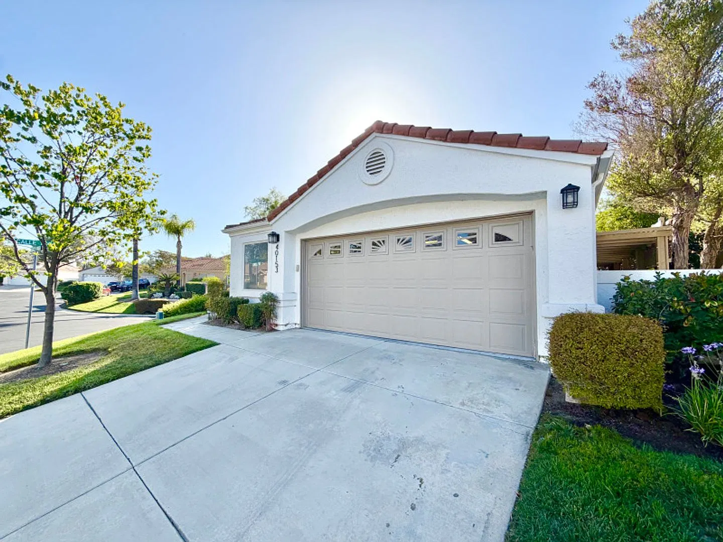 55+ Resort Living with 2 Bedrooms 2 Bathrooms & Golf Course Views! — Photo 3