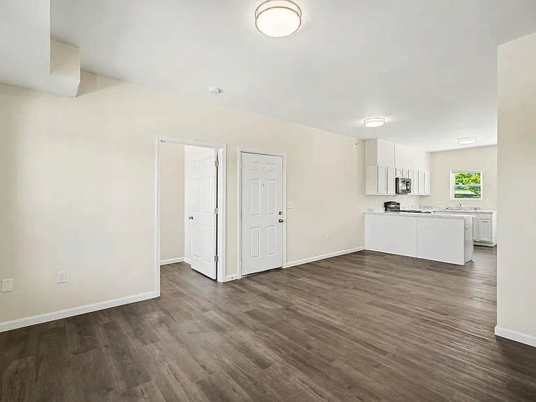 29 Warsaw Ave #1 — Photo 6